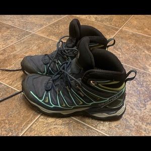 Women’s Salomon Hiking Boots